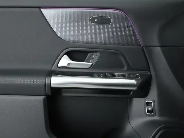 Mercedes-Benz EQA 300