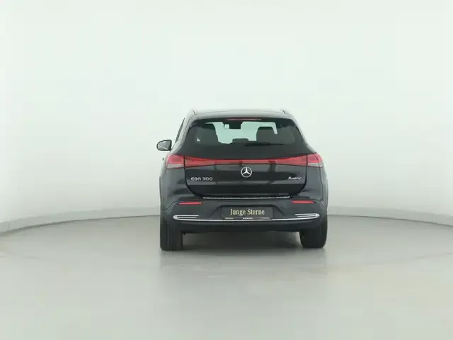 Mercedes-Benz EQA 300