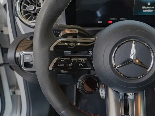 Mercedes-Benz A 35 AMG