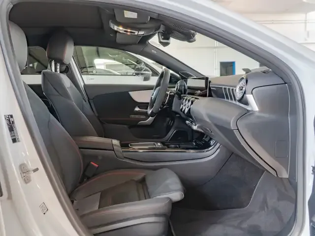 Mercedes-Benz A 35 AMG