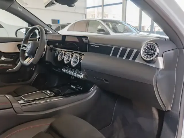 Mercedes-Benz A 35 AMG
