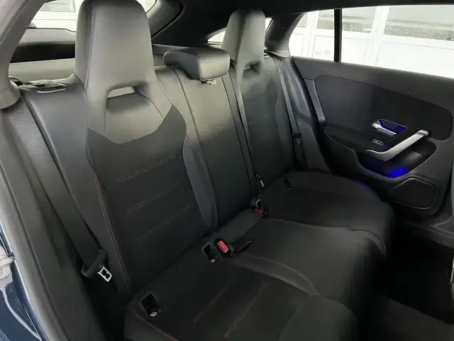 Mercedes-Benz CLA 220