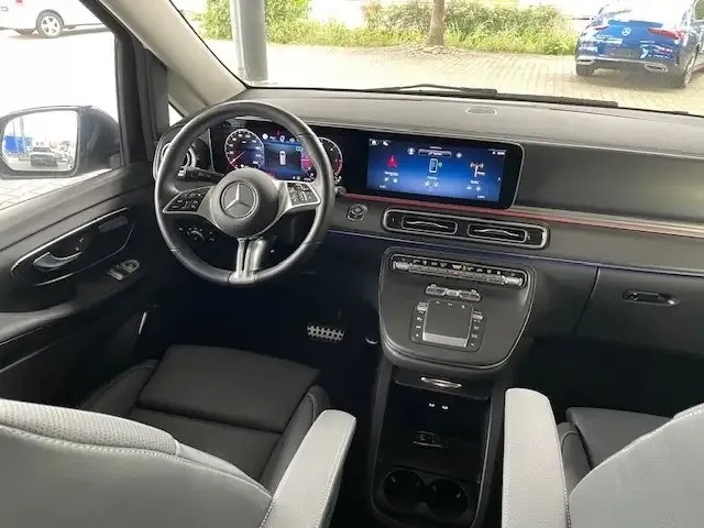 Mercedes-Benz V 250