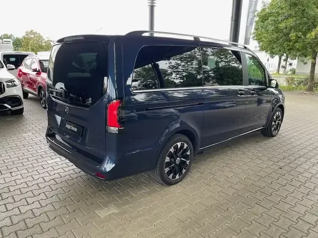 Mercedes-Benz V 250
