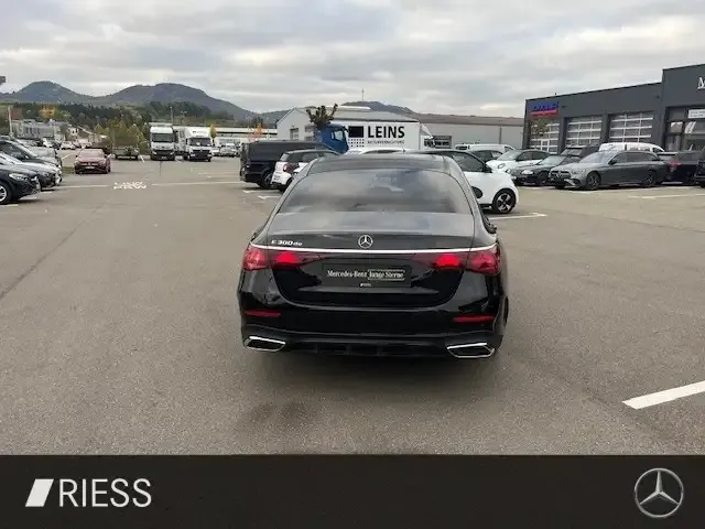 Mercedes-Benz E 300