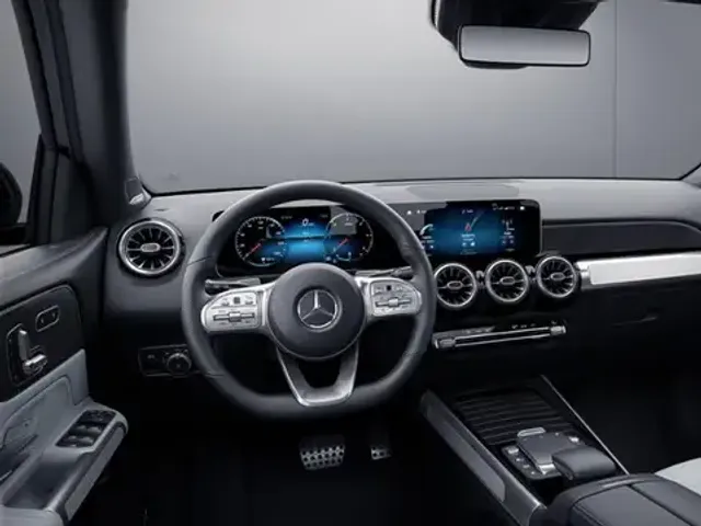 Mercedes-Benz GLB 220