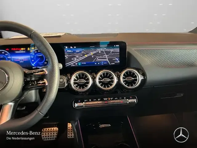 Mercedes-Benz EQA 300