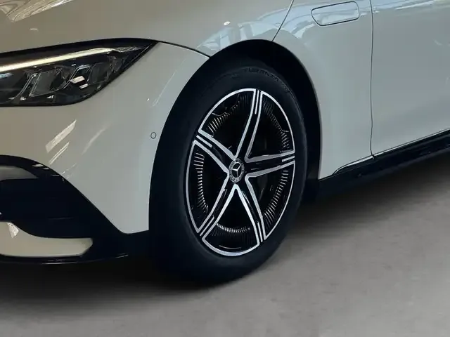 Mercedes-Benz EQE 300