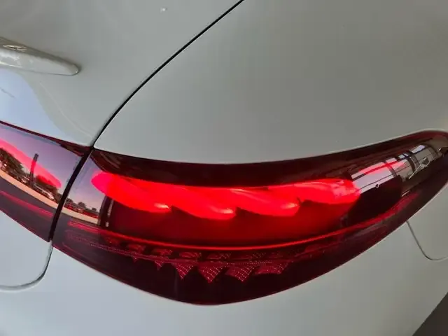 Mercedes-Benz EQE 300
