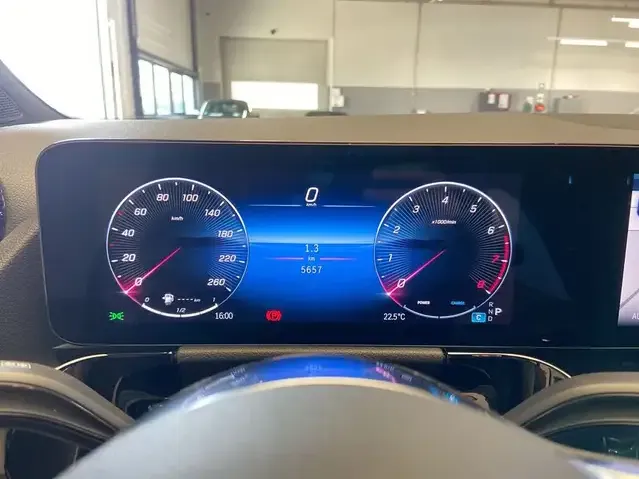 Mercedes-Benz GLA 180