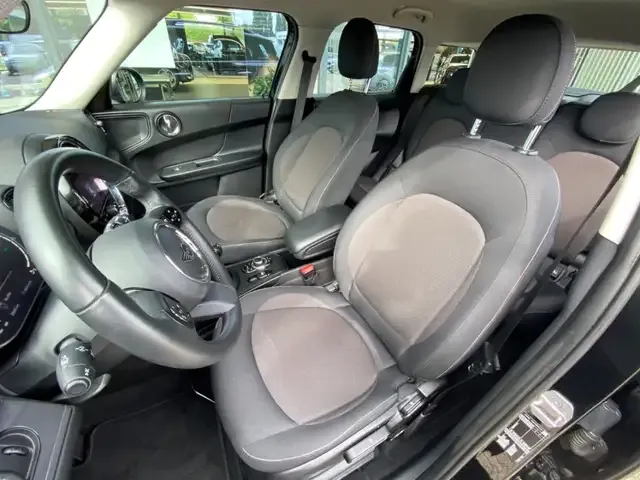 MINI One Countryman