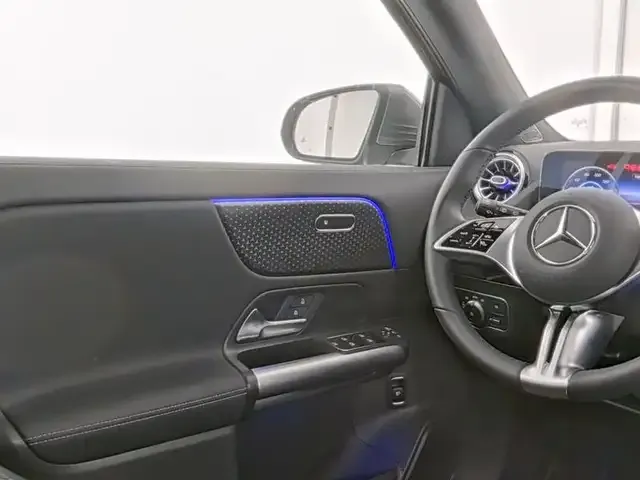 Mercedes-Benz EQA 300
