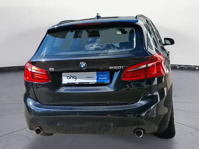BMW 220