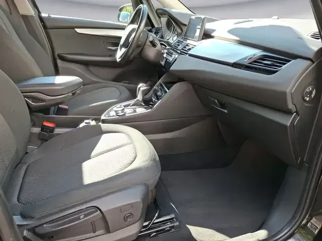 BMW 220