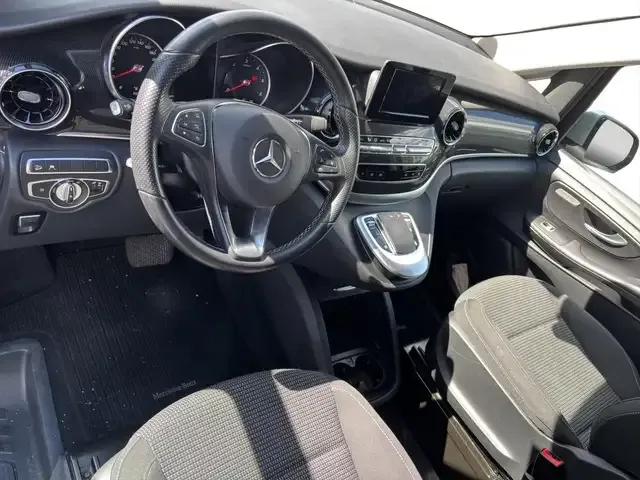 Mercedes-Benz V 250