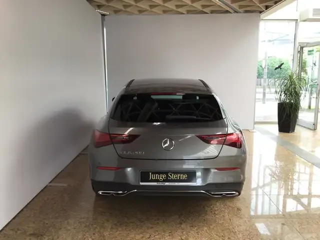 Mercedes-Benz CLA 200