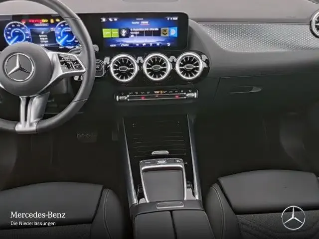 Mercedes-Benz EQA 300