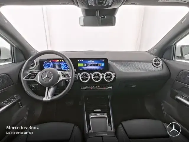 Mercedes-Benz EQA 300