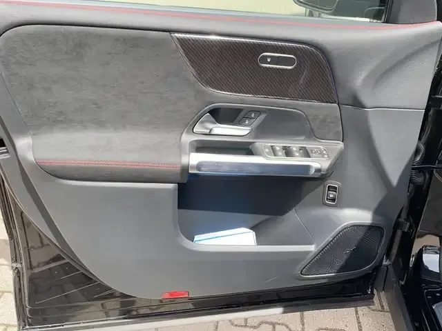 Mercedes-Benz GLB 250