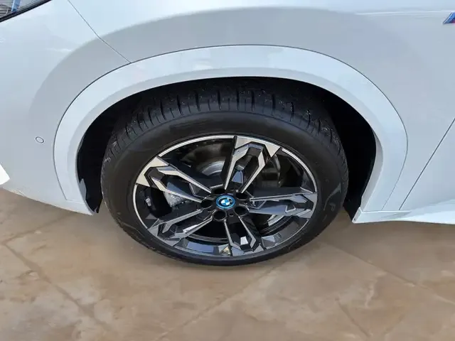BMW iX2