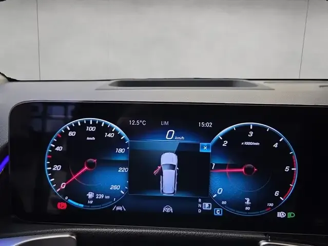 Mercedes-Benz GLB 200