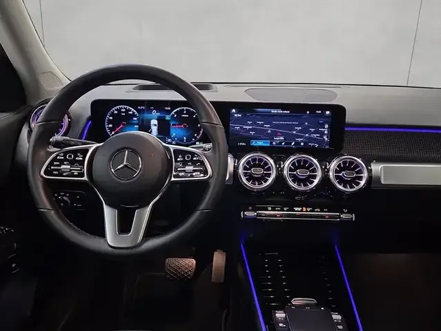 Mercedes-Benz GLB 200