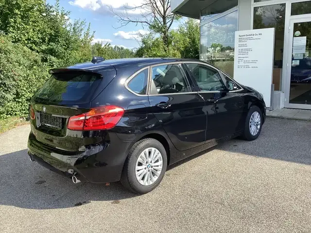 BMW 218