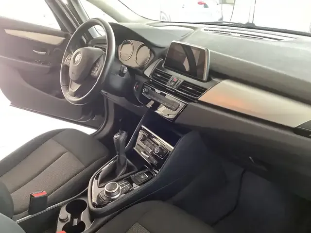 BMW 218