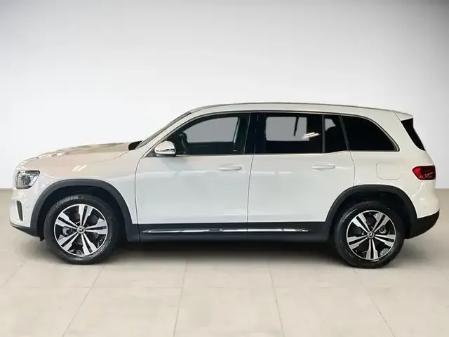 Mercedes-Benz GLB 220