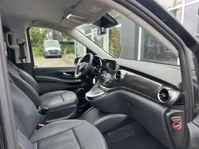 Mercedes-Benz V 220