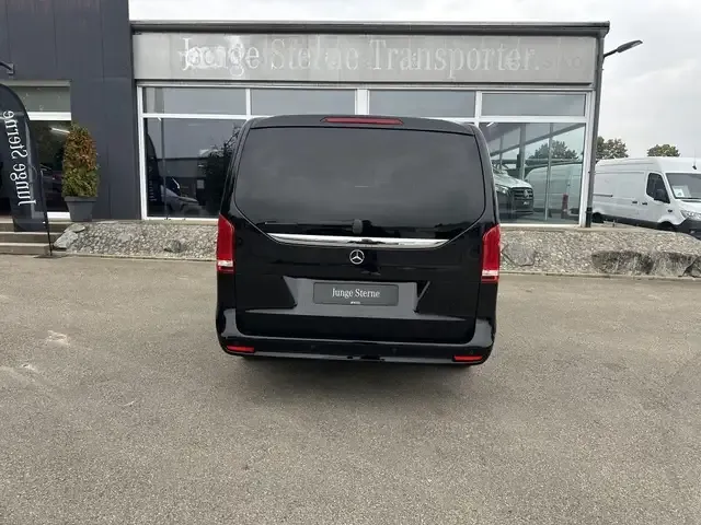 Mercedes-Benz V 220