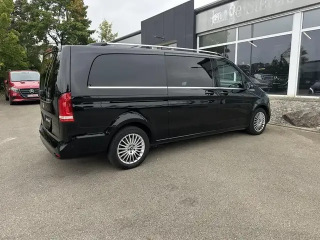 Mercedes-Benz V 220