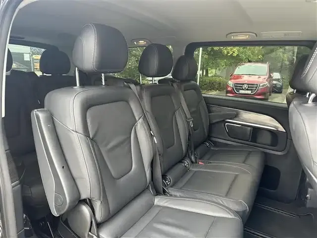Mercedes-Benz V 220