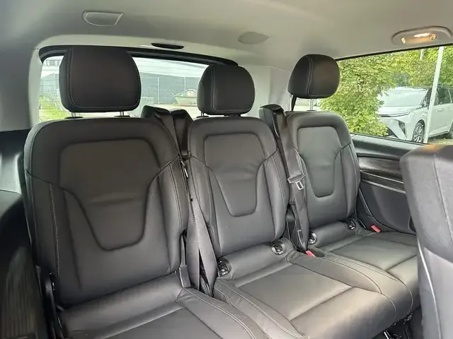 Mercedes-Benz V 220