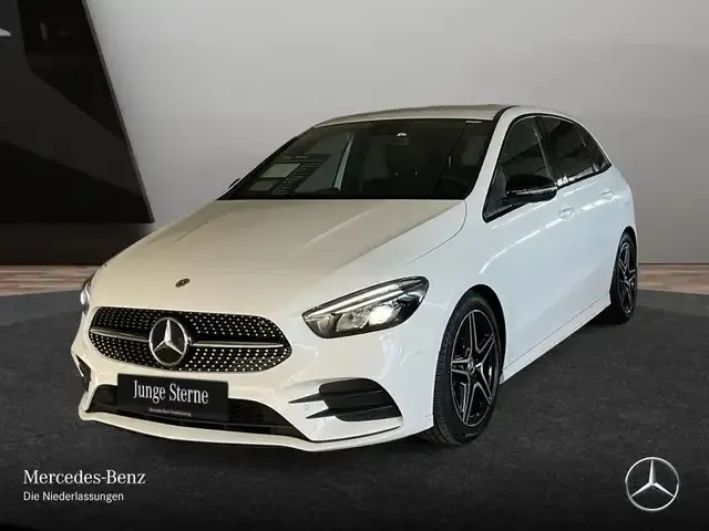 Mercedes-Benz B 180