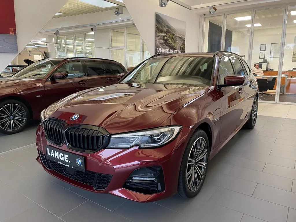 BMW 330