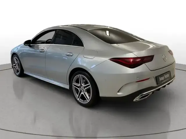 Mercedes-Benz CLA 200