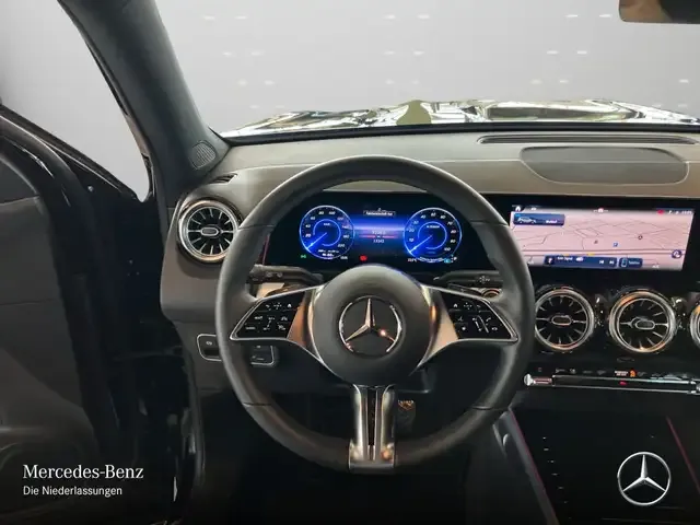 Mercedes-Benz EQB 300