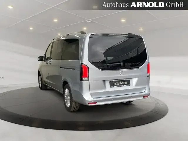 Mercedes-Benz V 250