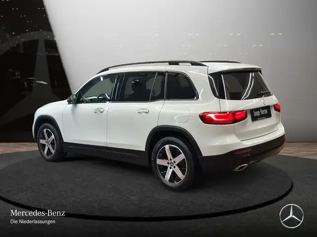 Mercedes-Benz GLB 220