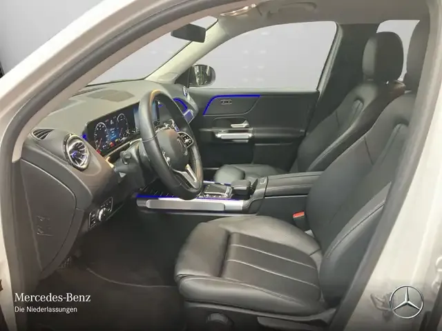 Mercedes-Benz GLB 220