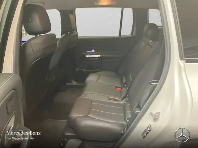 Mercedes-Benz GLB 220