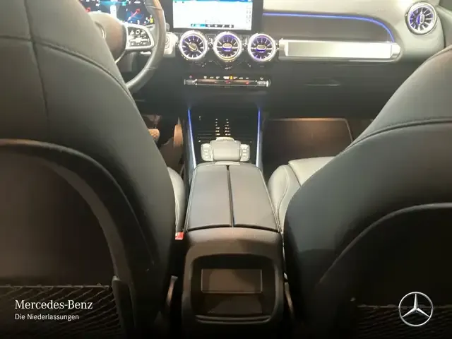 Mercedes-Benz GLB 220