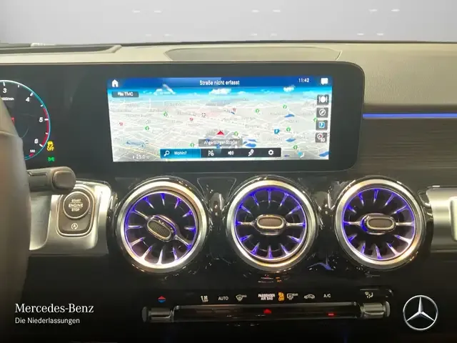 Mercedes-Benz GLB 220