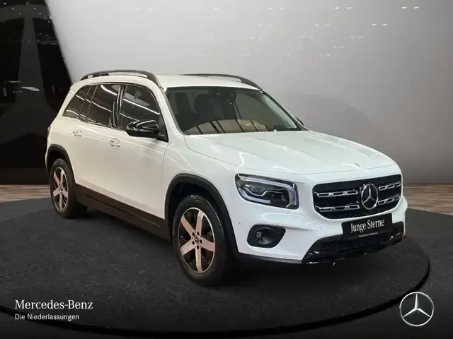 Mercedes-Benz GLB 220