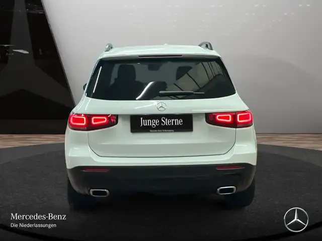 Mercedes-Benz GLB 220