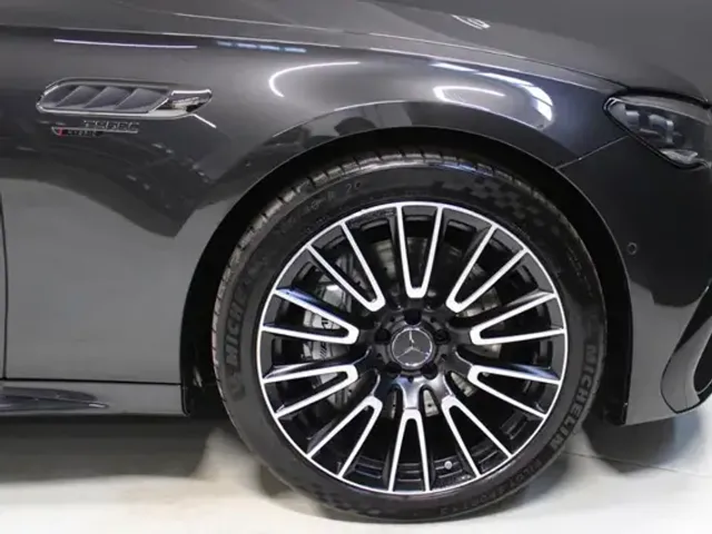 Mercedes-Benz E 53 AMG