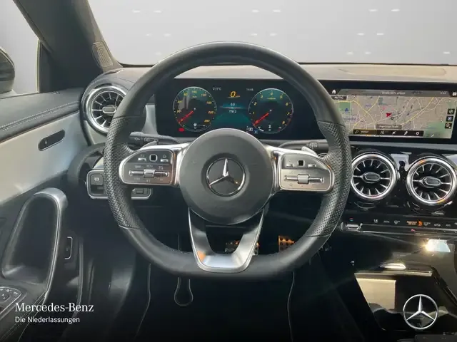Mercedes-Benz CLA 180