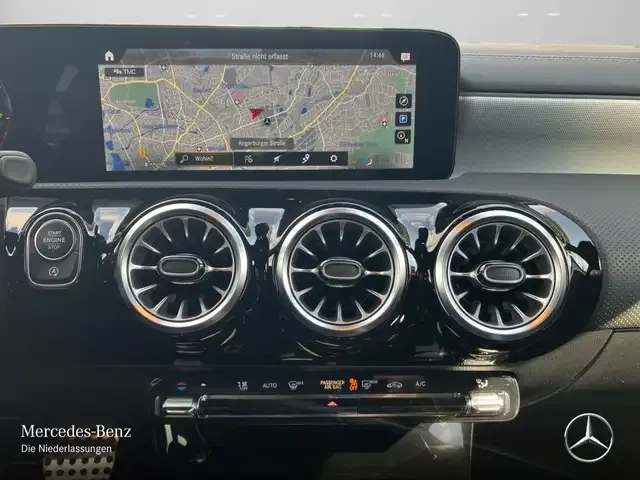Mercedes-Benz CLA 180