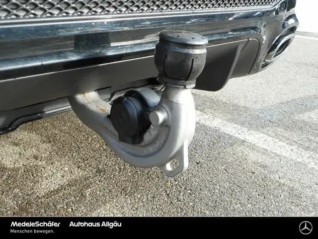 Mercedes-Benz GLB 220